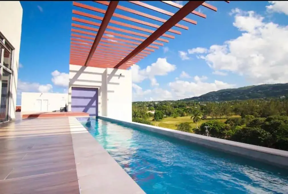 Dream 36 @ Montego Bay location